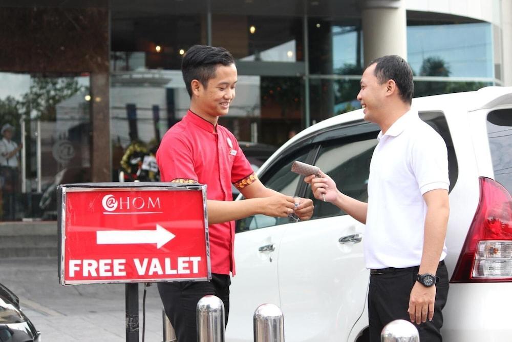 Hotel @Hom Semarang Simpang Lima Zewnętrze zdjęcie