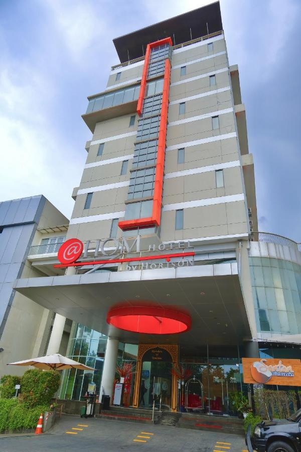 Hotel @Hom Semarang Simpang Lima Zewnętrze zdjęcie