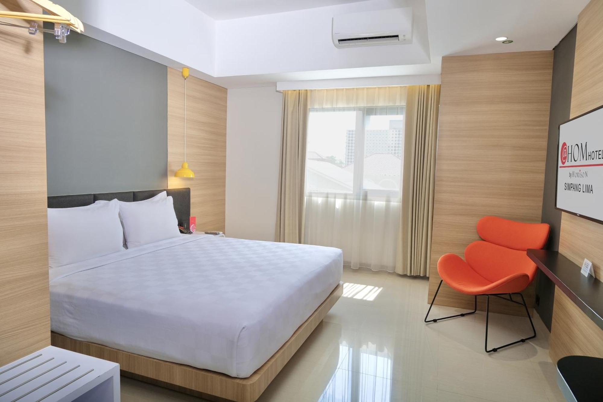 Hotel @Hom Semarang Simpang Lima Zewnętrze zdjęcie